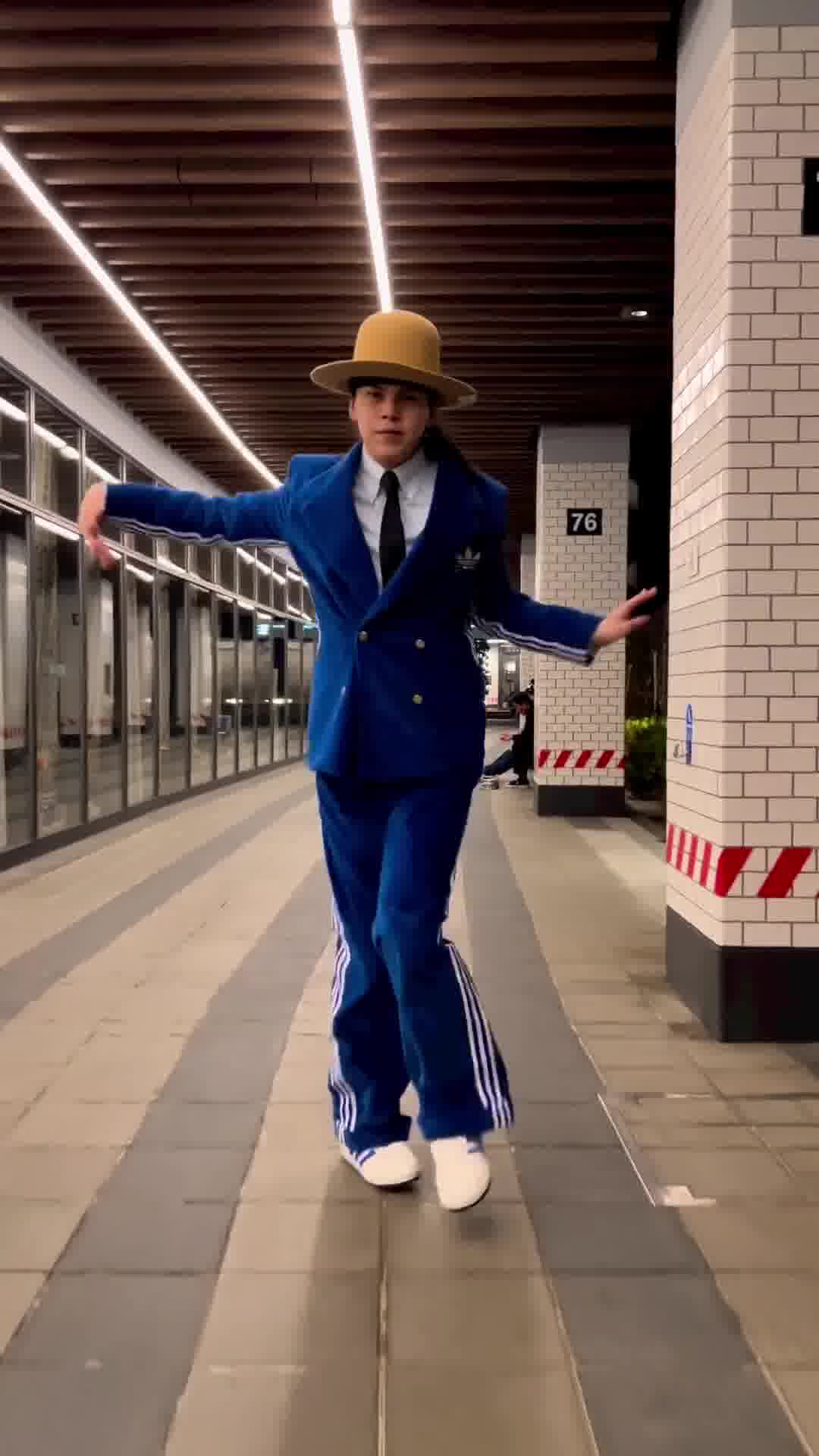 050.jpg